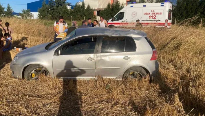 Yoldan çıkan otomobil tarlaya uçtu: 5 yaralı