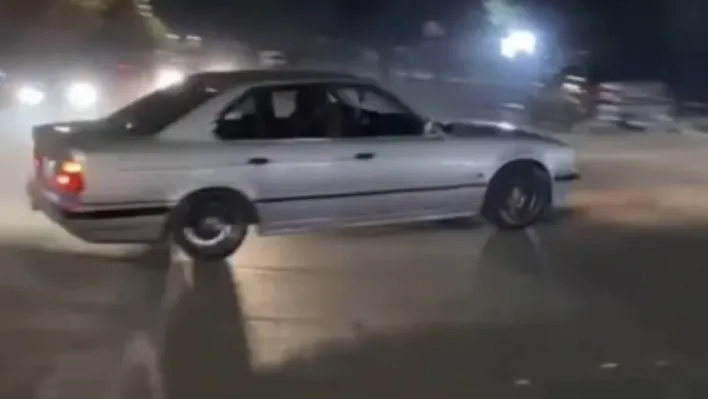 Yolu kapatıp drift attı, sosyal medyada paylaştı