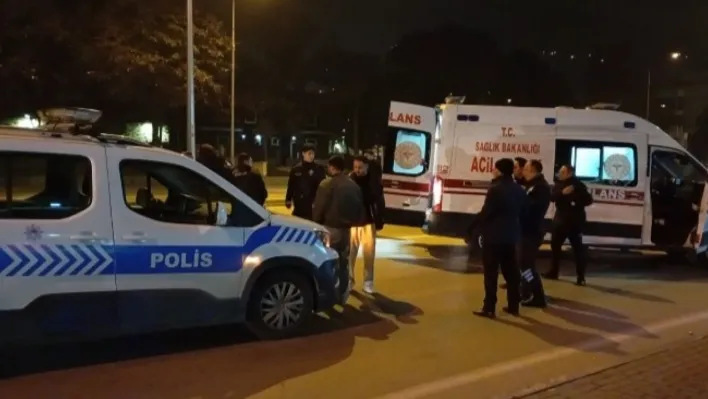 Yolun karşısına geçmeye çalışan yayaya otomobil çarptı