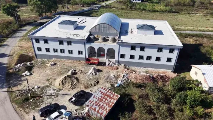 Yufkadan fındığa, gönülden tuğlaya: Kaynarca halkı Kur'an Kursu için el ele