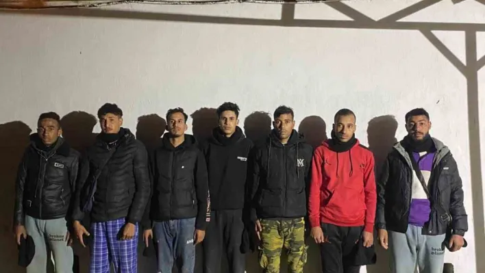 Yunanistan'a geçmeye çalışan 7 düzensiz göçmen yakalandı