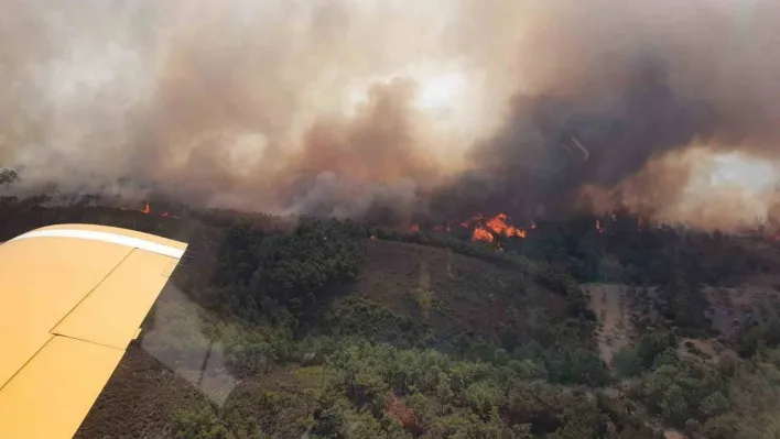 Yunanistan'a gönderilen Türk uçakları yangınlarda 414 ton su atımı gerçekleştirdi