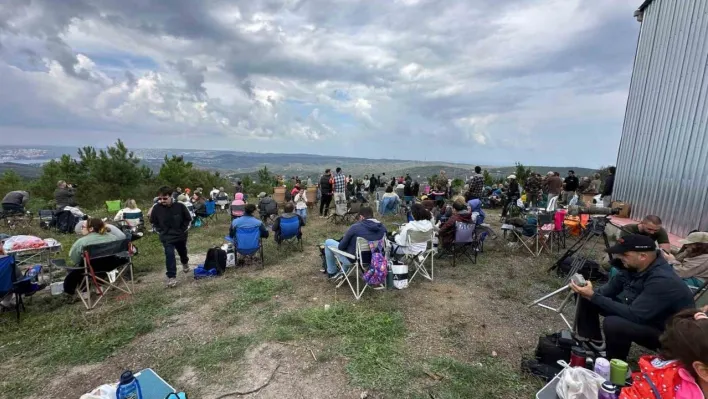 Yüzlerce kişi kuş gözlem etkinliğinde bir araya geldi