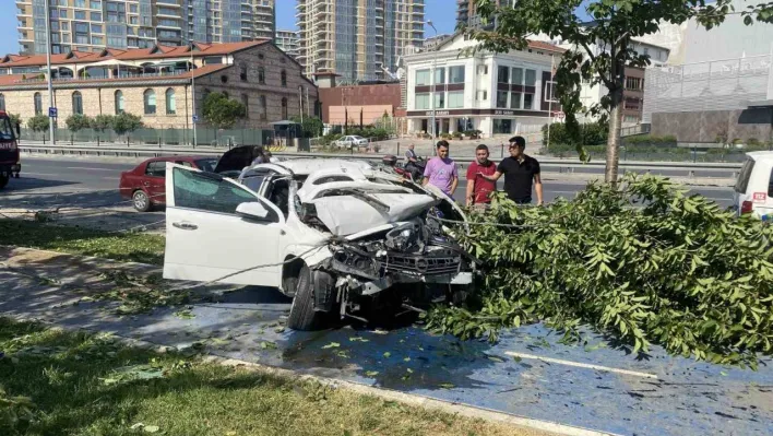 Zeytinburnu'nda anne ve oğlu feci kazadan kıl payı kurtuldu