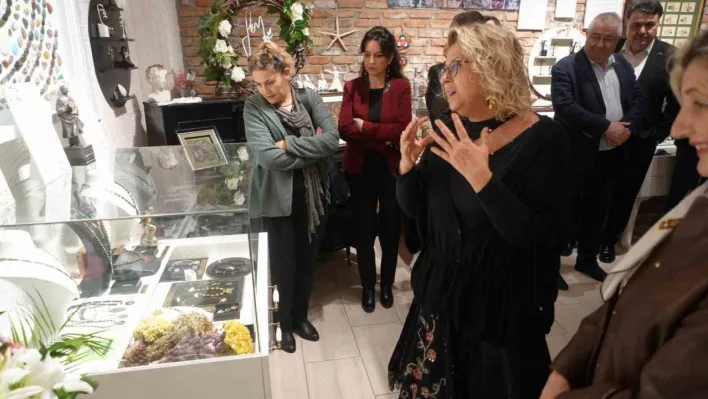 Zeytini, tasarımlarıyla mücevhere dönüştürdü