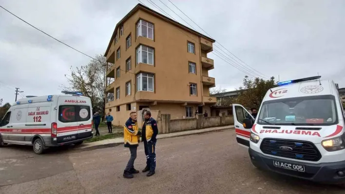 Ziyarete geldiği babasının cansız bedeniyle karşılaştı