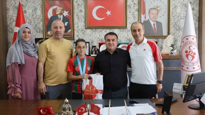 Zümra Ağdağ'dan Türkiye ikincisi oldu