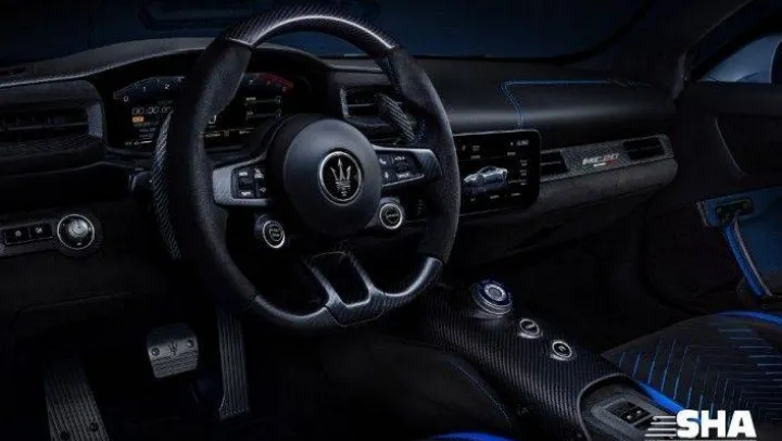 İtalyan otomotiv markası yeni spor otomobili tanıttı