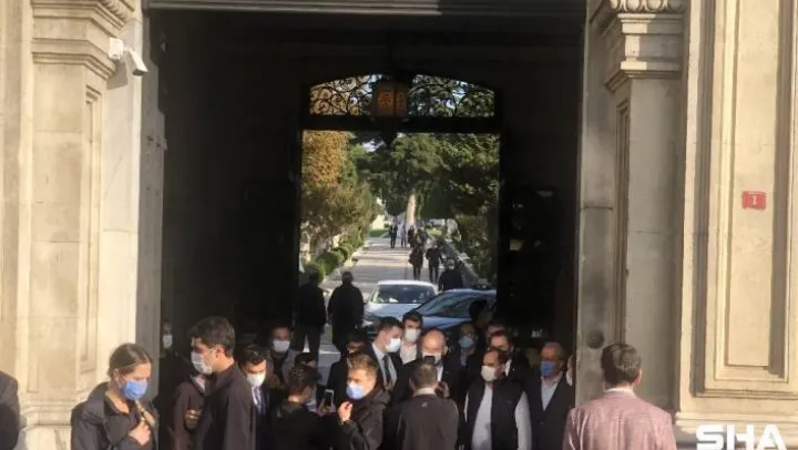 AK Parti İstanbul Milletvekili Markar Esayan'nın cenazesi toprağa verildi