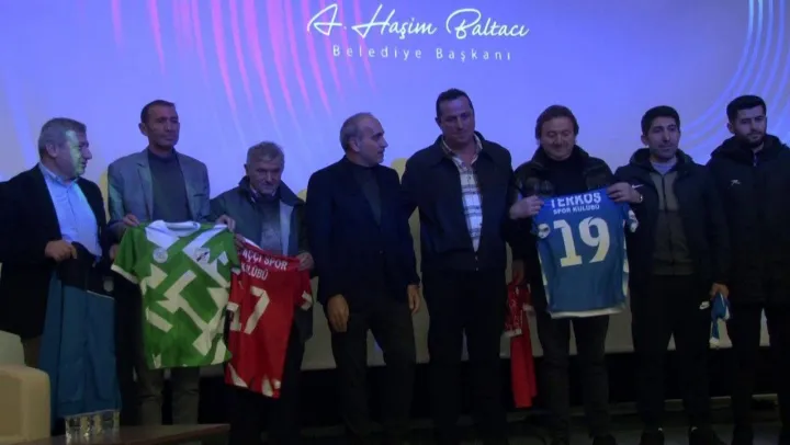 Arnavutköy'de amatör spor kulüplerine malzeme desteği