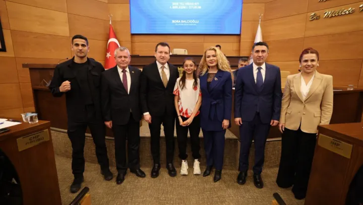 Avrupa İkincisi Almira Maral Cansın Kösedağ, Silivri Belediye Meclisi'nde Ödüllendirildi