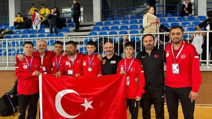Bakan Bak: 'Okul sporlarındaki başarılar yarınların habercisidir'