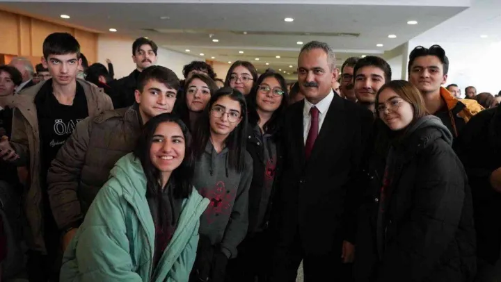 Bakan Özer: '8 bin 300 patent, faydalı model, marka ve tasarımın tescilini aldık'