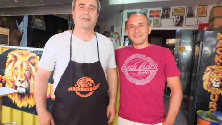 Balıkesirli İşletmecinin forma koleksiyonu ilgi gördü