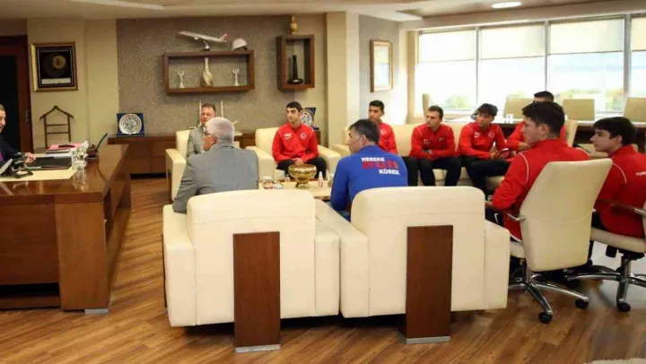 Başkan Büyükakın: 'Hedefimiz, Kocaeli'nin su sporlarının merkezi ve markası olmasıdır'