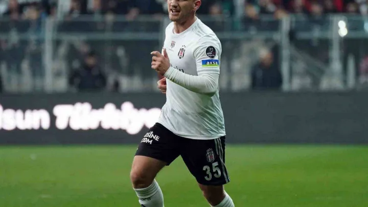 Beşiktaş'ta 17'lik Semih, ilk kez forma giydi