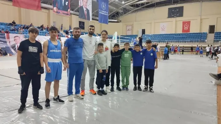 Bozüyük Belediyesi Eğitim ve Spor Kulübü 100. Yıl Boks Turnuvası'nda 7 derece elde etti