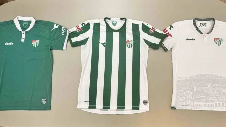 Bursaspor'un yeni sezon formaları tanıtıldı