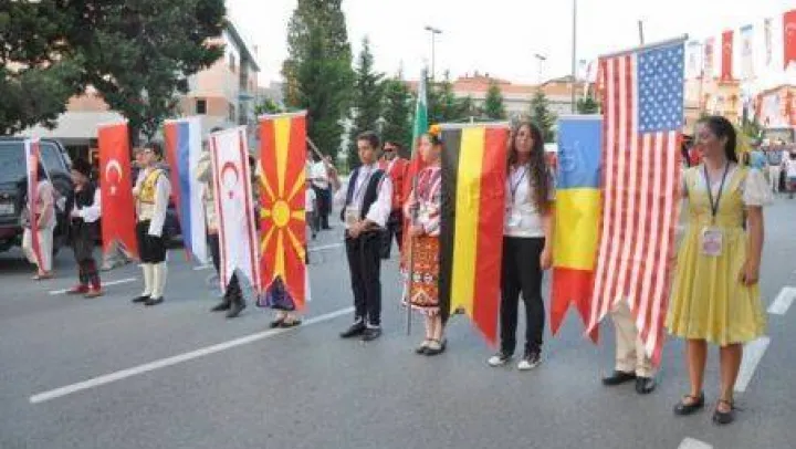 Dünya Renkleri Silivri Sokaklarında