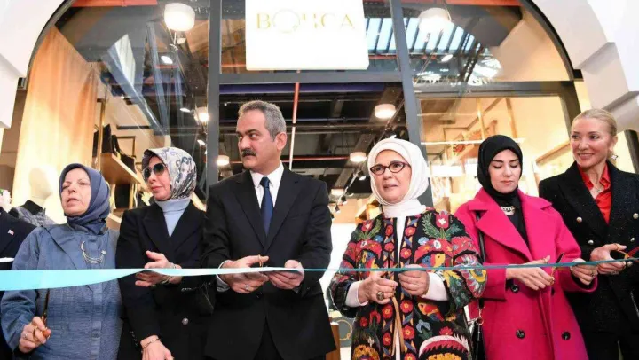 Emine Erdoğan, Galataport'ta Olgunlaşma enstitülerinin markası 'Bohça' mağazasının açılışını yaptı
