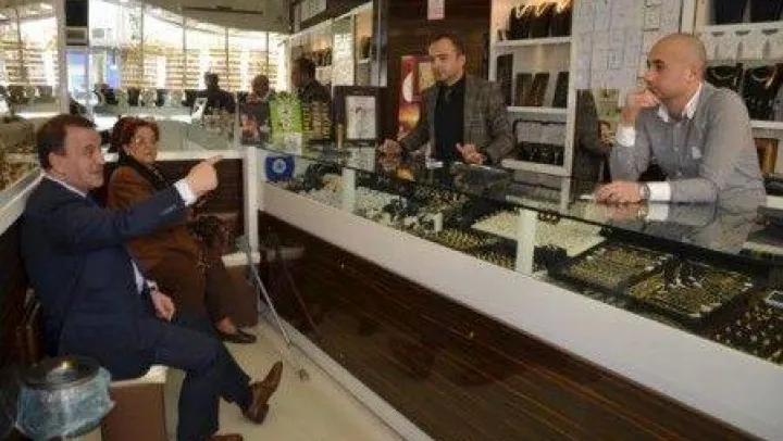 Işıklar Çarşı turunda
