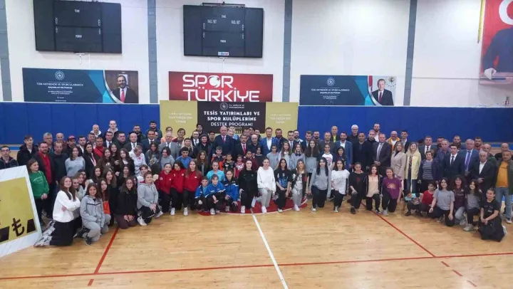 Kırklareli'nde spor kulüplerine 2 milyon 25 bin TL nakdi yardım