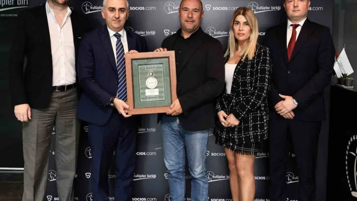 Kulüpler Birliği'nden Alexandre Dreyfus'a teşekkür plaketi