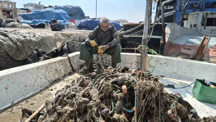 Marmara'da kabus: Ağlarla değil, müsilajla boğuştular