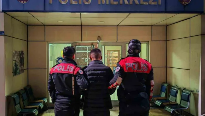 Şüphe üzerine durdurulan şahsın üzerinden uyuşturucu ele geçirildi