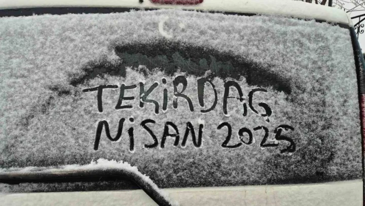 Tekirdağ'ın Süleymanpaşa ilçesinde yüksek kesimler karla kaplandı