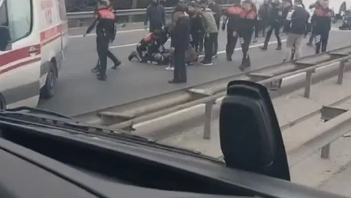 TEM Otoyolunda zincirleme kazada 4 polis memuru yaralandı