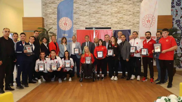 Yıldırım Belediyesi'ne yılın en iyi spor kulübü ödülü
