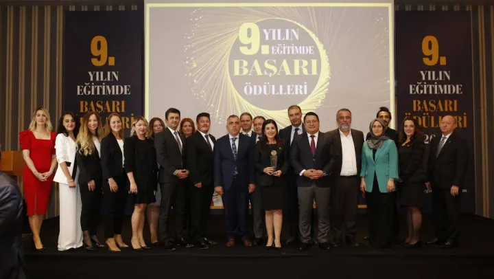 'Yılın Eğitimde Türkiye Markası' Ödülü Mektebim Koleji'nin
