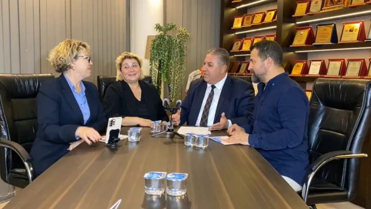 ‘Kapısız Makamın Başkanı’ Nuray Koçer, Kongre Öncesi Sağlı & Sollu’da Esnafa Mesaj Verdi