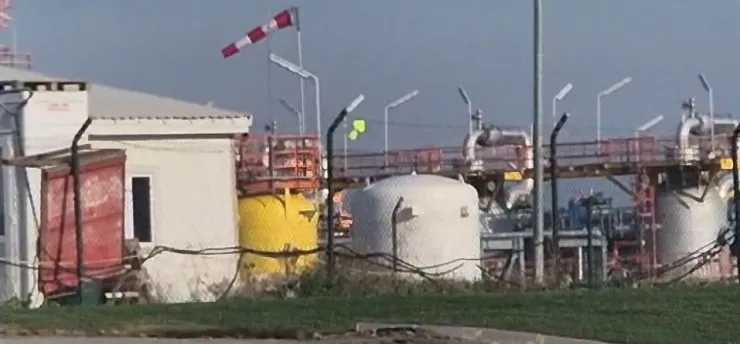 Silivri Botaş tesislerinde yangın ihbarı üzerine çok sayıda ekip bölgeye sevk edildi. Yangın nedeniyle tesislerin boşaltıldığı öğrenildi.