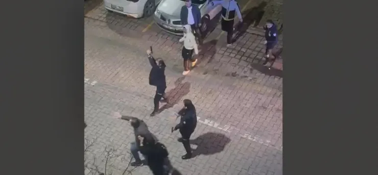 Silivri'de iki taraf arasındaki kavgayı polis havaya ateş açarak ayırdı