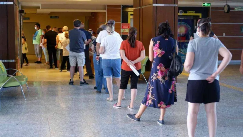 Edirne'de hastanede 'hatırlatma dozu' kuyruğu