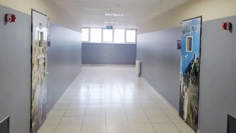 Ertuğrul Gazi Ortaokulu'ndan Öğrenci Güvenliği İçin Yeni Adım: Kapı Sabitleme Kilit Sistemi Devrede