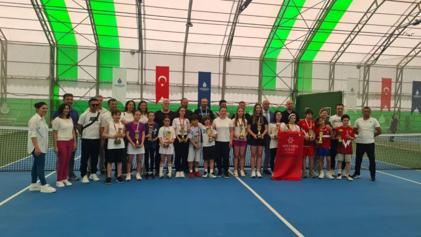 İki Kardeşten Çifte Tenis Başarısı
