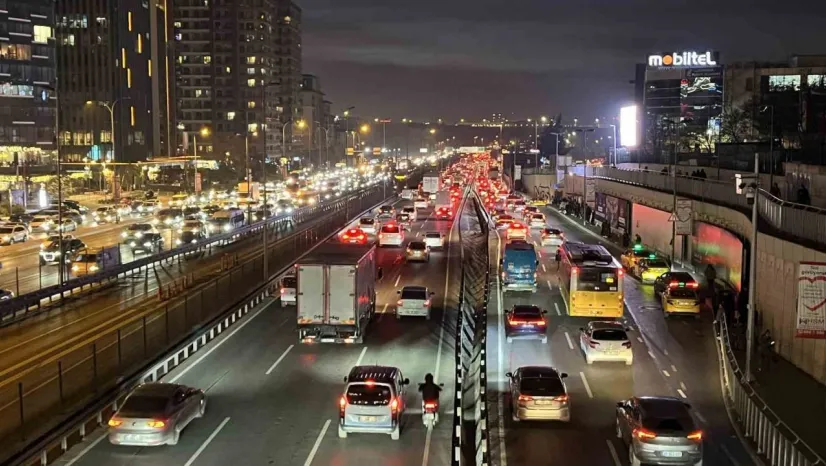 İstanbul'da trafik yoğunluğu yüzde 85'e ulaştı
