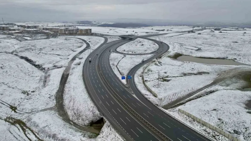 İstanbul'un yüksek kesimlerinde kar etkili oldu