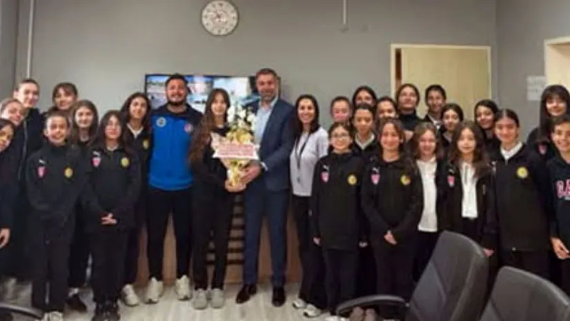 Silivri İBB Abdülezel Paşa Ortaokulu Hokey Takımlarından teşekkür ziyareti