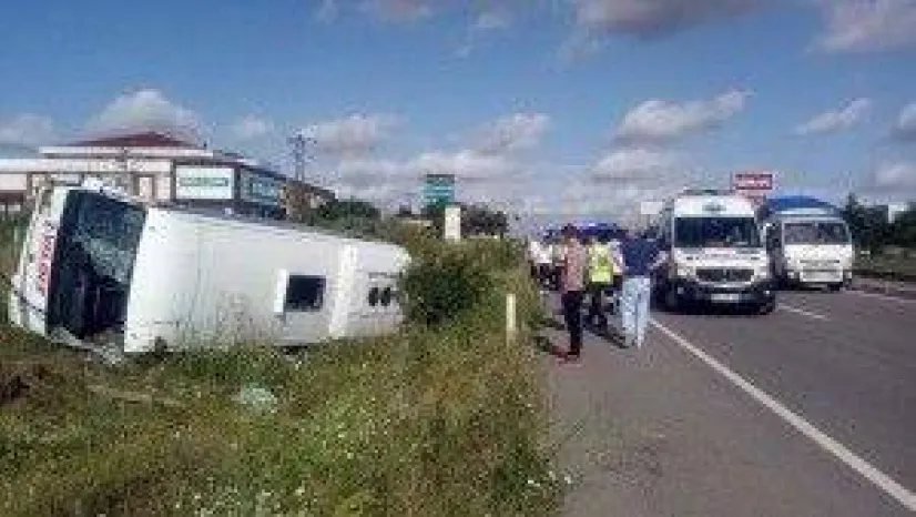 Değirmenköy'de işçi servisi devrildi: 10 yaralı