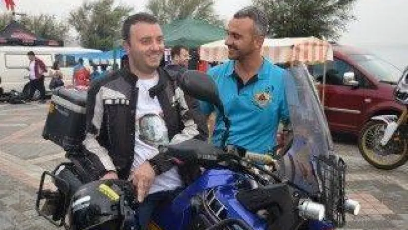 Sert 'Hasret Bitiyor, Sevgililer 30 Mart'ta Kavuşuyor'