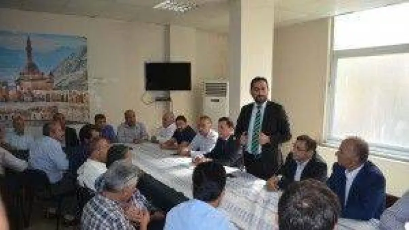 AK Parti yöneticileri Ağrılılarla bayramlaştı