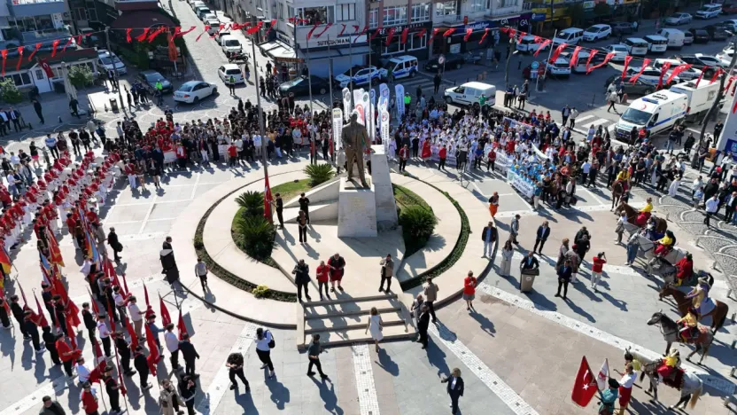 19 Mayıs Çelenk Sunma Törenine Gerçekleştirildi