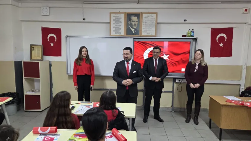 Silivri'de İkinci Dönemin İlk Dersi 'Bayrak Sevgisi' Temasıyla Başladı