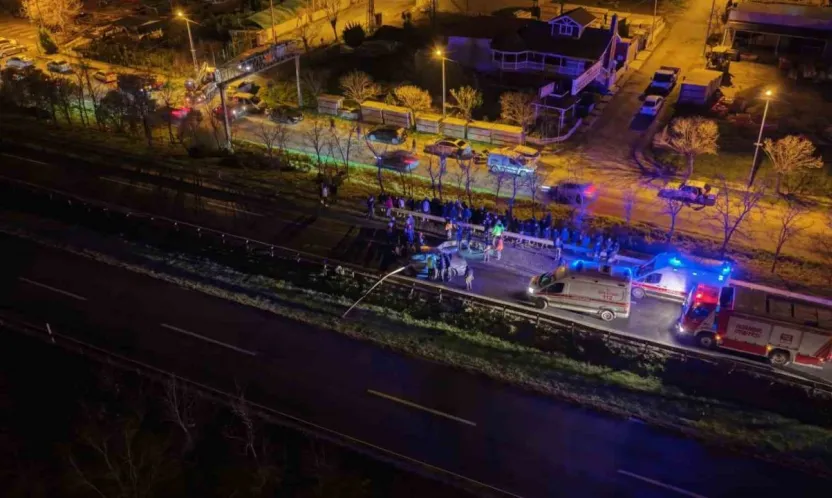 Silivri'de feci kaza: Araçta sıkışan sürücü hayatını kaybetti