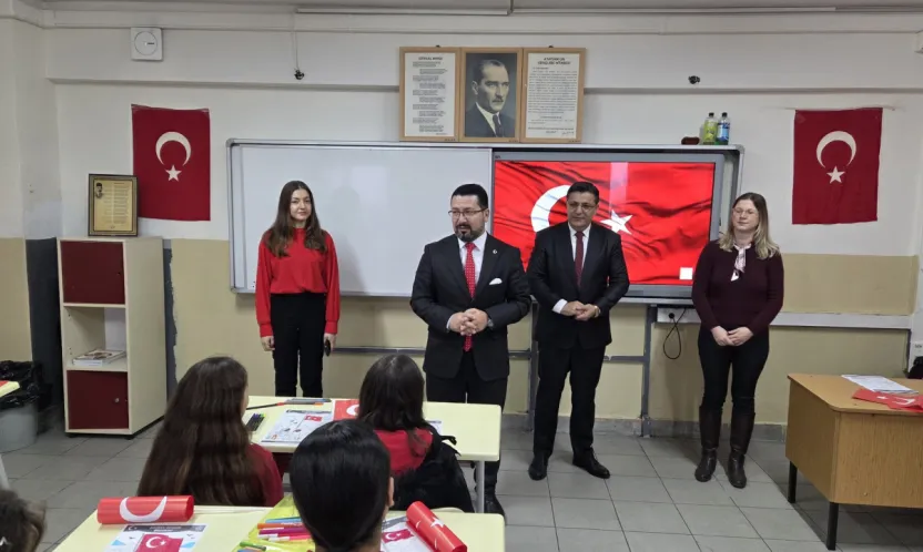Silivri'de İkinci Dönemin İlk Dersi 'Bayrak Sevgisi' Temasıyla Başladı