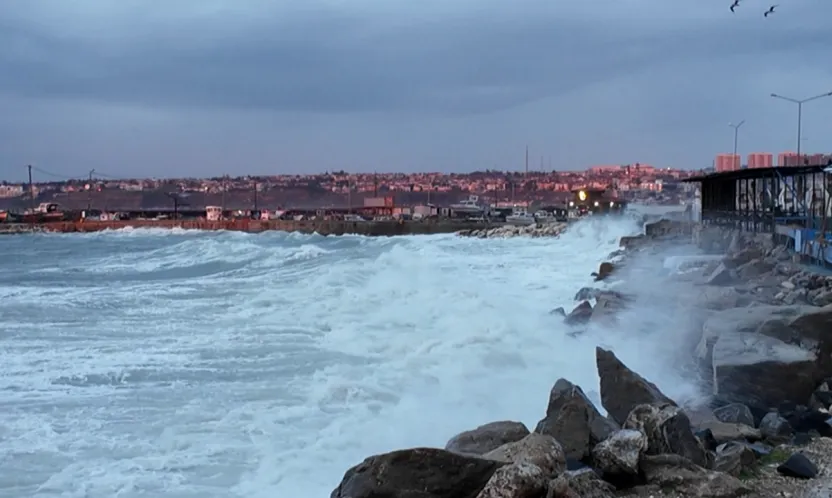 Silivri'de lodos etkili oluyor